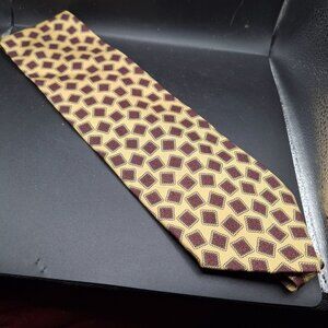 Peterborough Row Bloomingdales Mens Silk Tie Geometric Pattern Gold & Burgundy